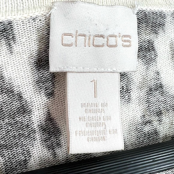 Chicos Sz 1 MEDIUM 8/10 Leopard Animal Print One Button Sweater Blouse Shirt Top - Picture 2 of 8